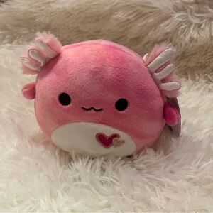 Aleka the Axolotl Valentine’s Day Squishmallows 4.5” NWT
